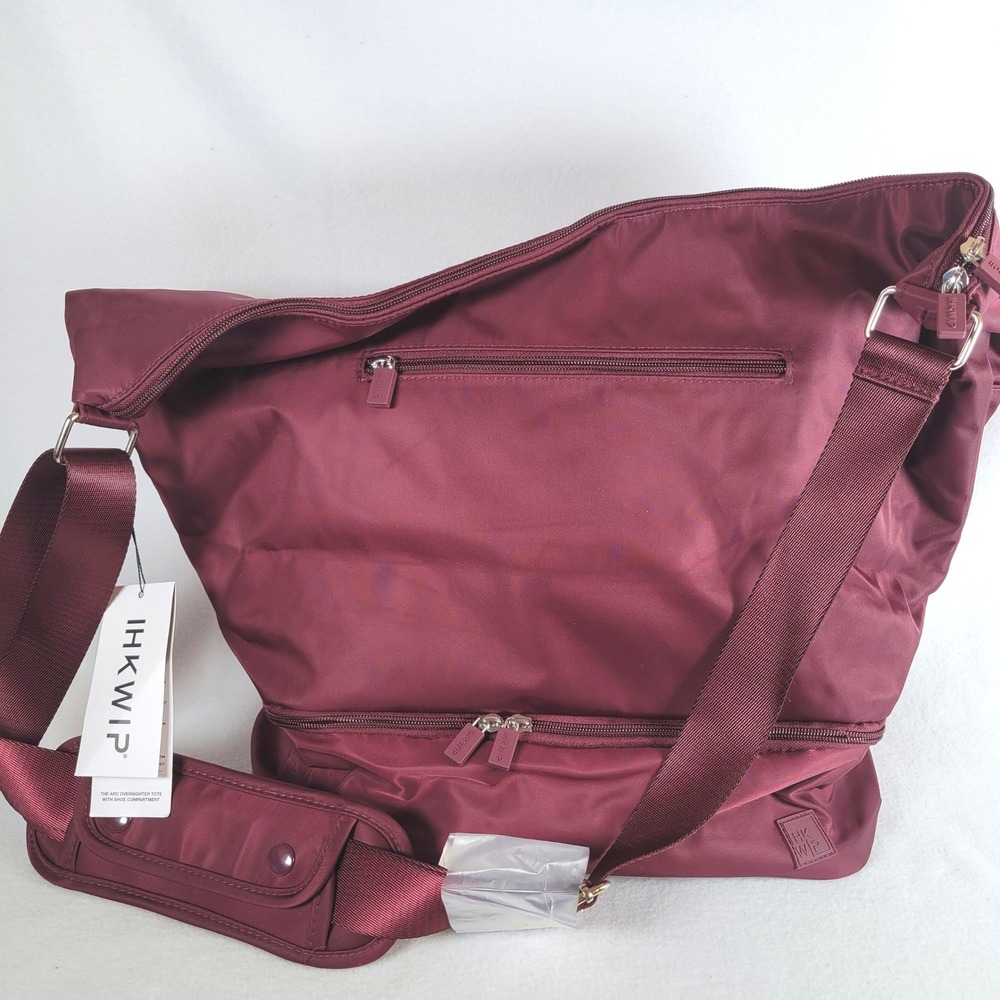 IHKWIP Women The Arc Overnighter Tote Nylon Shoe Compartment Size OS Burgundy